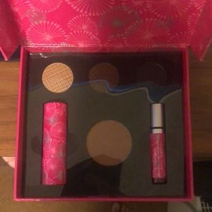 Mary Kay Downtown Dazzle gift set